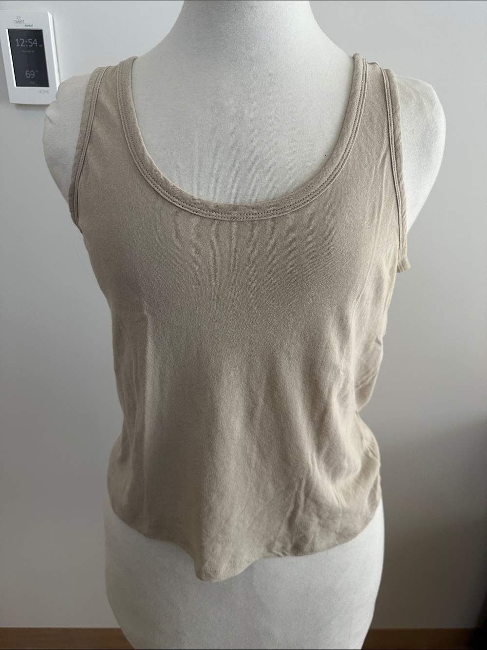 Everlane Lightweight Scoop Tank S